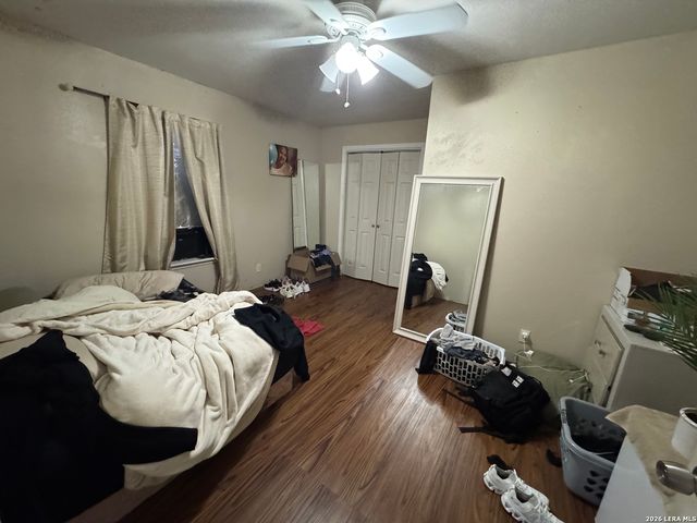 2815 Hollyhill Dr, San Antonio, TX 78222