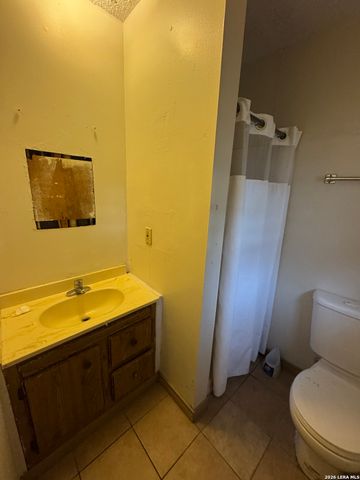 2815 Hollyhill Dr, San Antonio, TX 78222