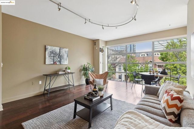 585 9th St 355, Oakland, CA 94607