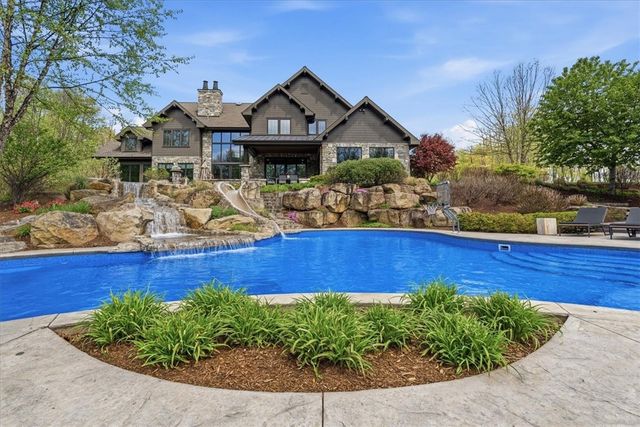 5709 N Montour Rd, Richland, PA 15044