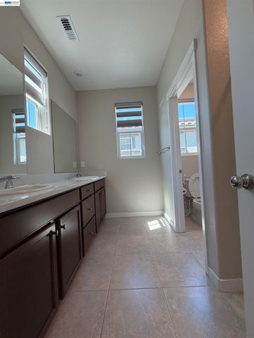 2282 S Podere Dr A, Mountain House, CA 95391