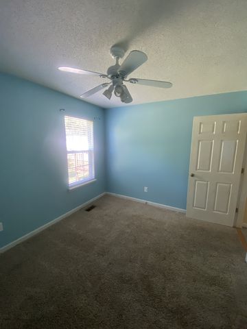 838 Turtle Creek Rd, Clarksville, TN 37043