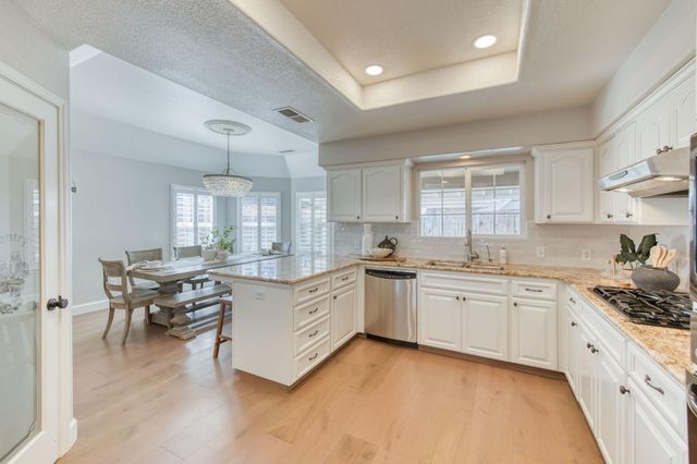 418 S Creek Drive, Madera, CA 93637