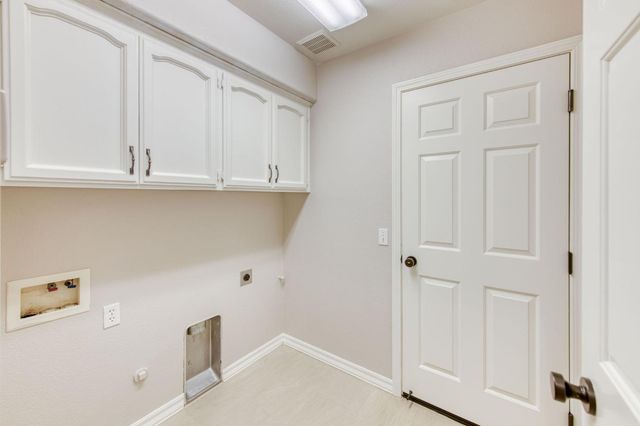 418 S Creek Drive, Madera, CA 93637