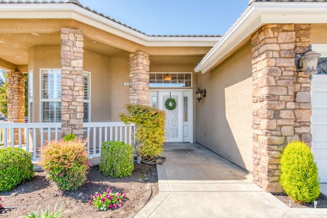 418 S Creek Drive, Madera, CA 93637