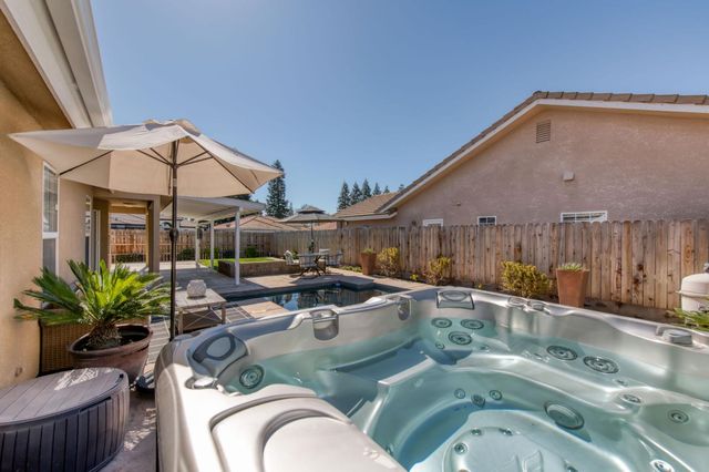 418 S Creek Drive, Madera, CA 93637