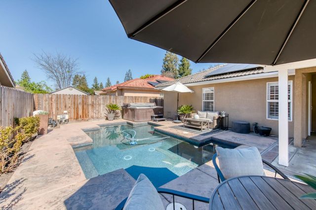 418 S Creek Drive, Madera, CA 93637