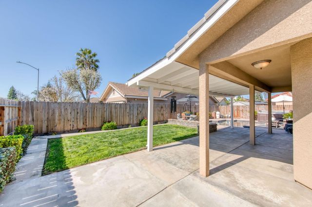 418 S Creek Drive, Madera, CA 93637