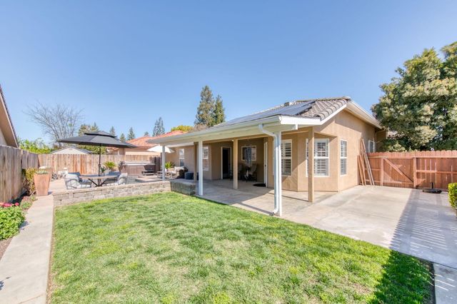 418 S Creek Drive, Madera, CA 93637