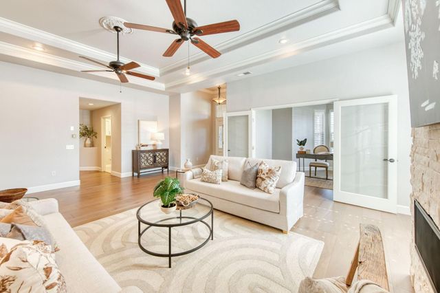 418 S Creek Drive, Madera, CA 93637