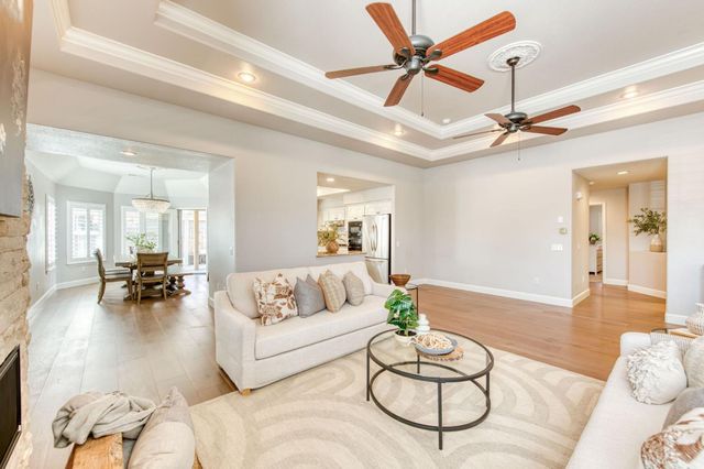 418 S Creek Drive, Madera, CA 93637