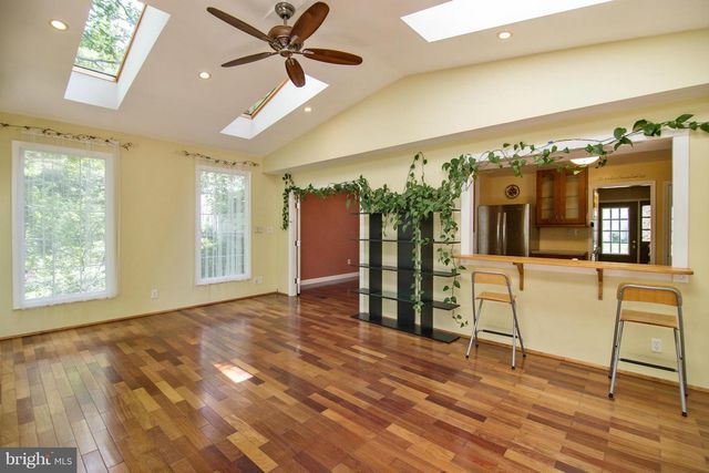 11957 GOVERNORS CT, Woodbridge, VA 22192