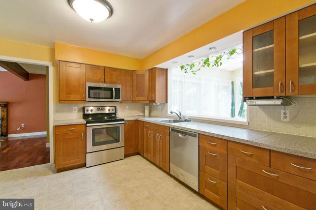 11957 GOVERNORS CT, Woodbridge, VA 22192