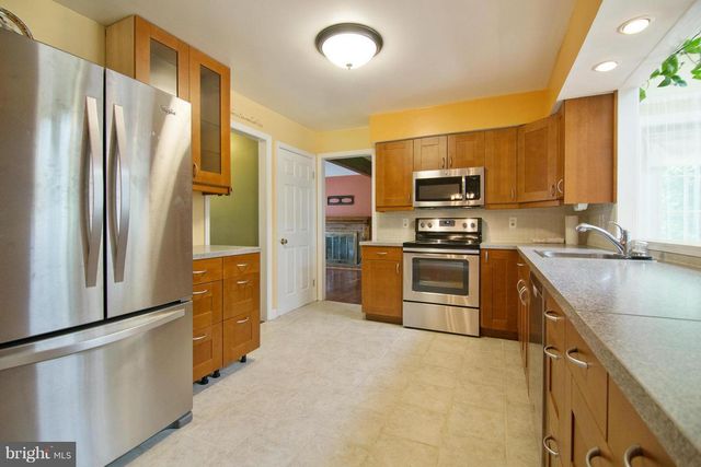 11957 GOVERNORS CT, Woodbridge, VA 22192