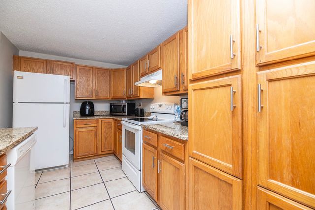 1 Talavera Ct, St Augustine, FL 32086