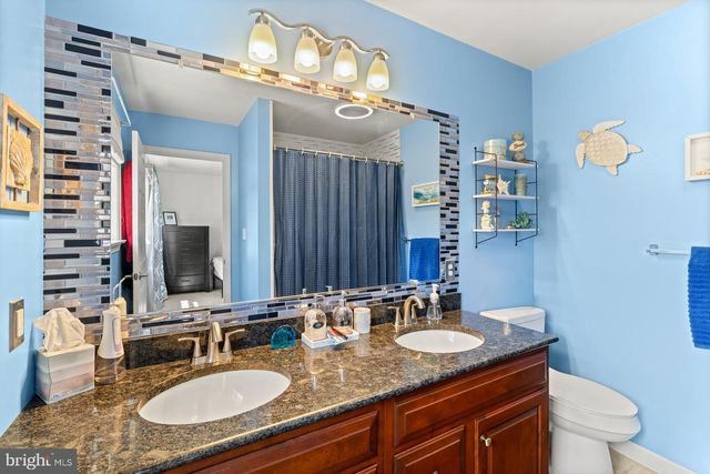 17 MAYFLOWER DR, Jonestown, PA 17038