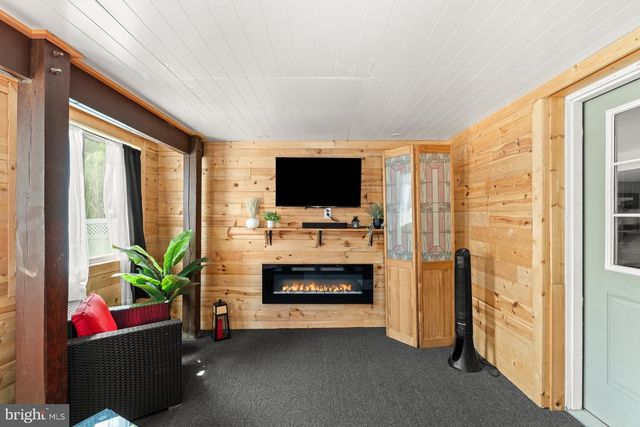 17 MAYFLOWER DR, Jonestown, PA 17038