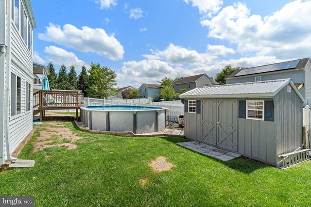 17 MAYFLOWER DR, Jonestown, PA 17038