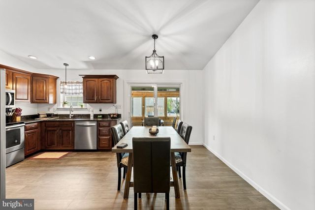 17 MAYFLOWER DR, Jonestown, PA 17038