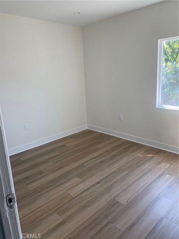11818 Victory Boulevard, North Hollywood, CA 91606