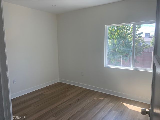 11818 Victory Boulevard, North Hollywood, CA 91606