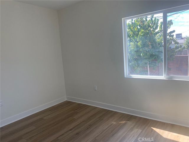 11818 Victory Boulevard, North Hollywood, CA 91606