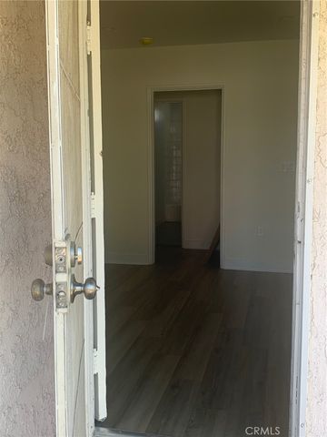 11818 Victory Boulevard, North Hollywood, CA 91606