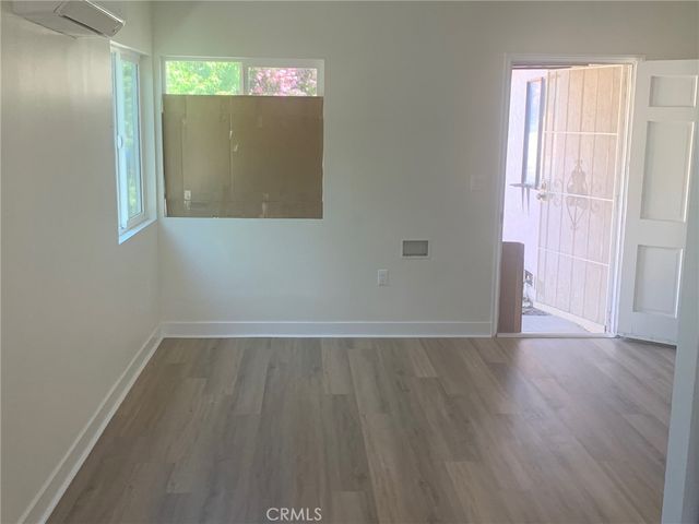 11818 Victory Boulevard, North Hollywood, CA 91606