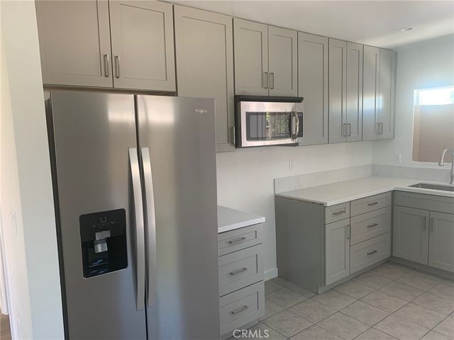11818 Victory Boulevard, North Hollywood, CA 91606