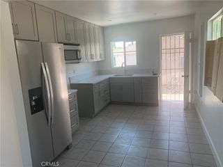 11818 Victory Boulevard, North Hollywood, CA 91606