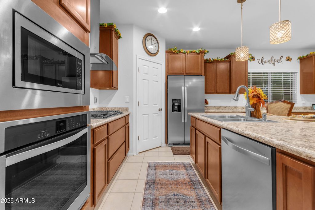 Image 11 of property listing at 5381 W VICTORY Way, Florence, AZ 85132