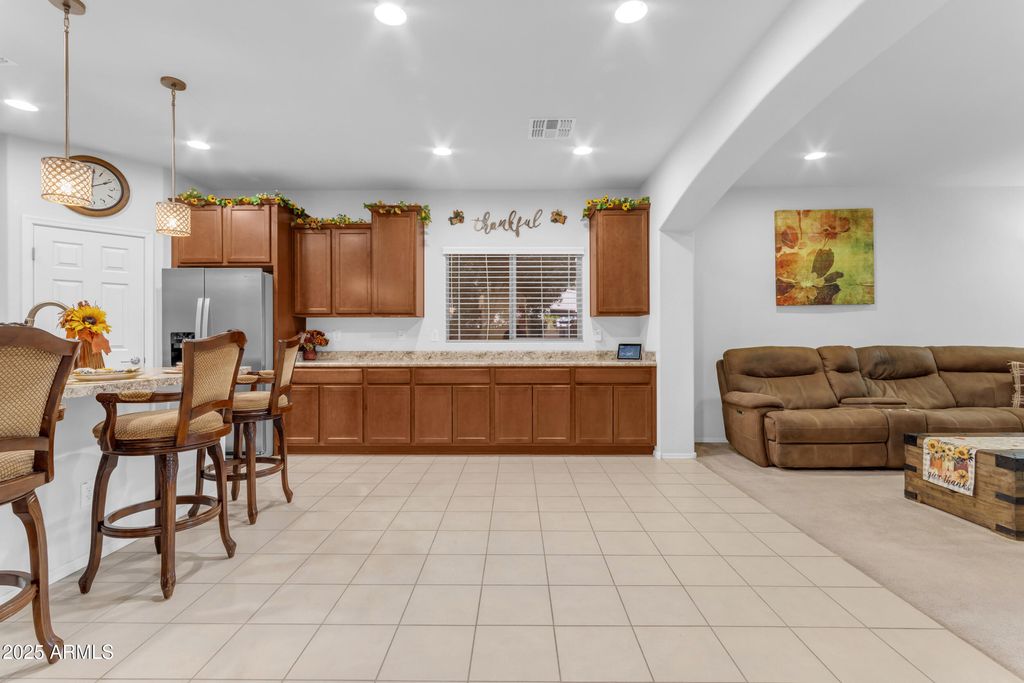 Image 13 of property listing at 5381 W VICTORY Way, Florence, AZ 85132