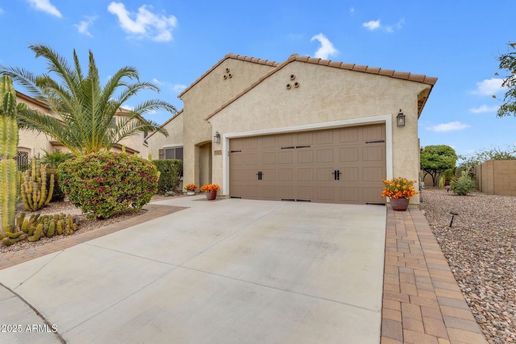 Image 2 of property listing at 5381 W VICTORY Way, Florence, AZ 85132