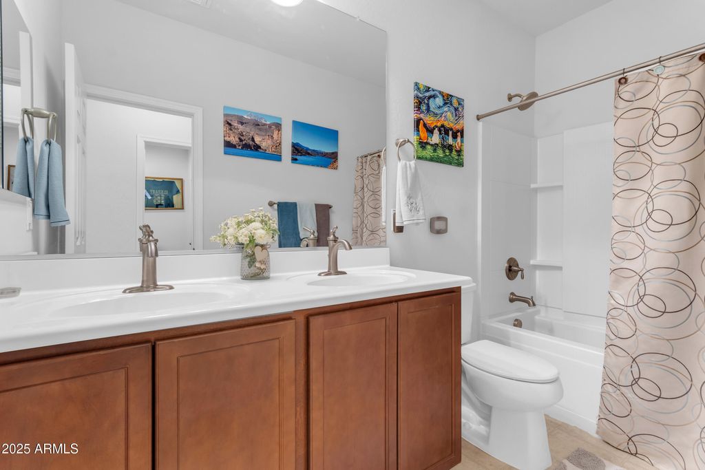 Image 31 of property listing at 5381 W VICTORY Way, Florence, AZ 85132