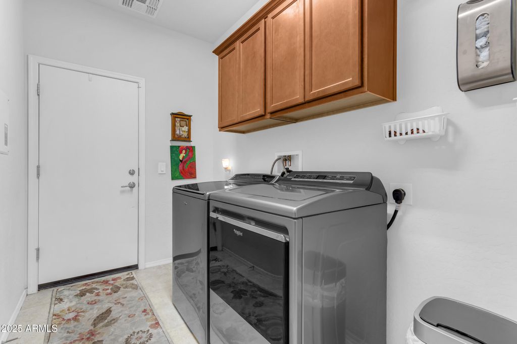 Image 34 of property listing at 5381 W VICTORY Way, Florence, AZ 85132