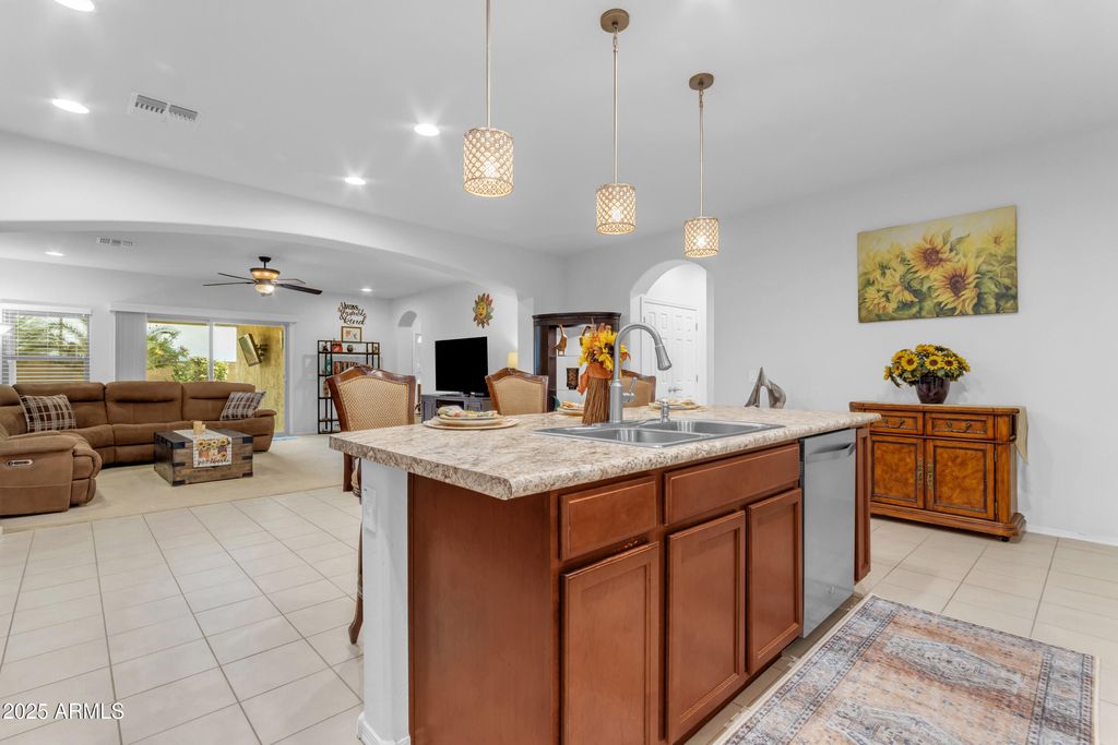 Image 9 of property listing at 5381 W VICTORY Way, Florence, AZ 85132