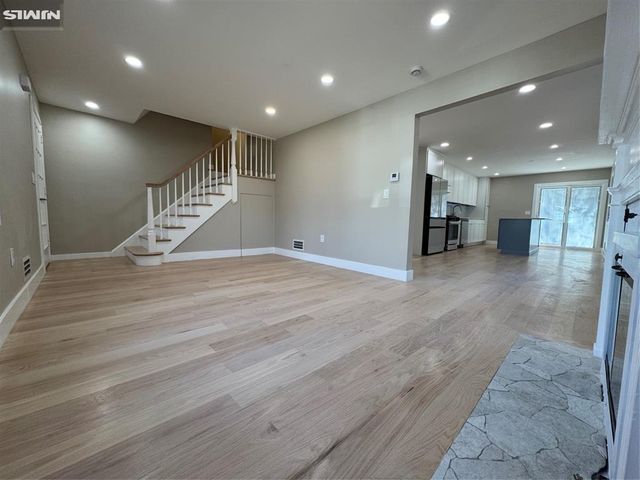 8 Dohrman Avenue, Teaneck, NJ 07666