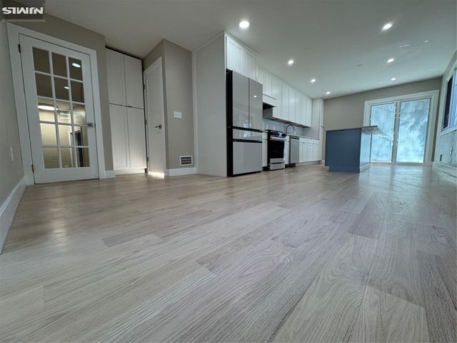 8 Dohrman Avenue, Teaneck, NJ 07666