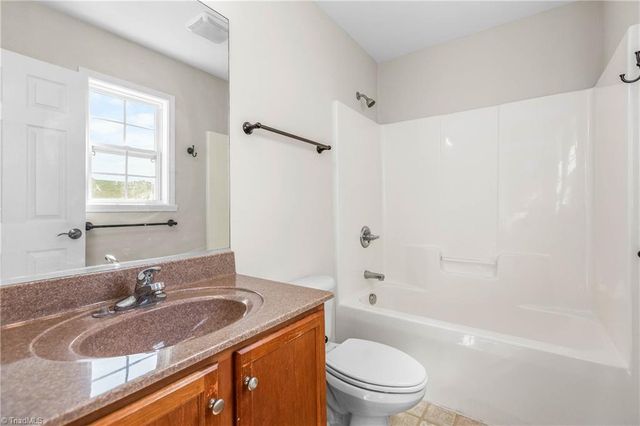 1522 Hamilton Hills Drive, Greensboro, NC 27406