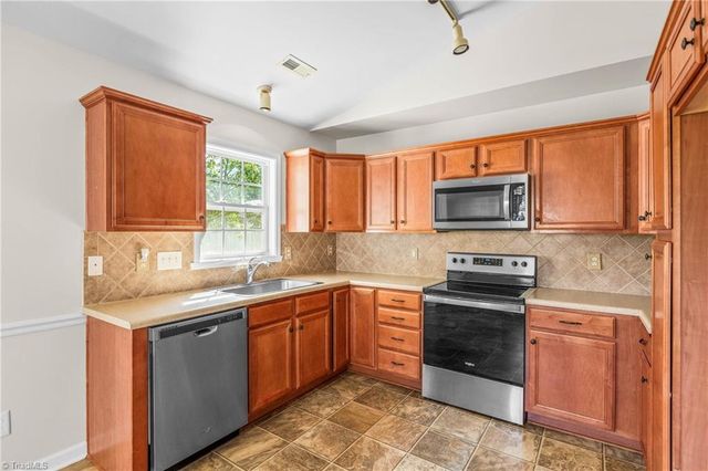 1522 Hamilton Hills Drive, Greensboro, NC 27406
