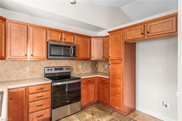 1522 Hamilton Hills Drive, Greensboro, NC 27406