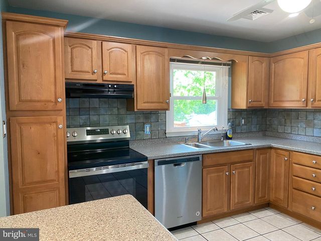 2721 BURNLEY RD, Wilmington, DE 19808