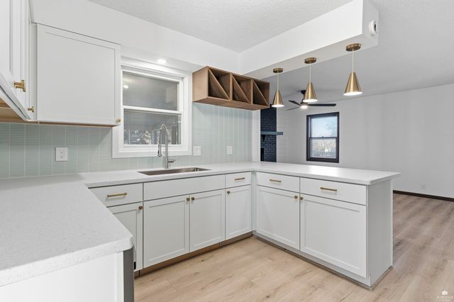 2113 Farmingdale Court, Manhattan, KS 66503