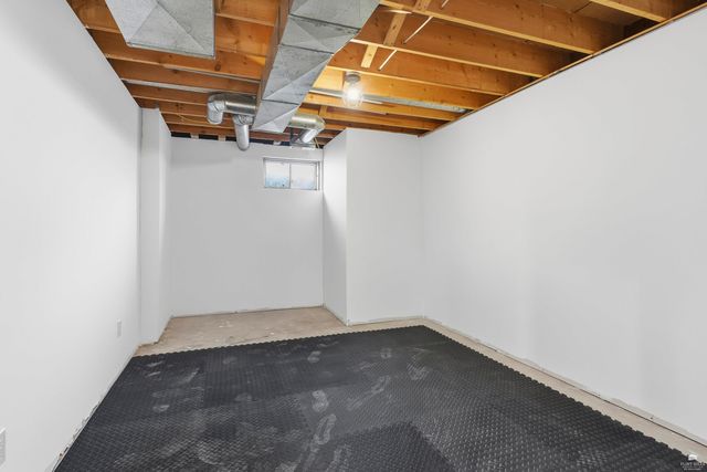 2113 Farmingdale Court, Manhattan, KS 66503