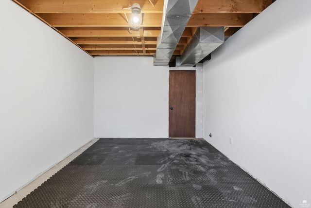 2113 Farmingdale Court, Manhattan, KS 66503