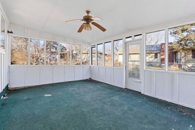 2113 Farmingdale Court, Manhattan, KS 66503