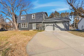 2113 Farmingdale Court, Manhattan, KS 66503