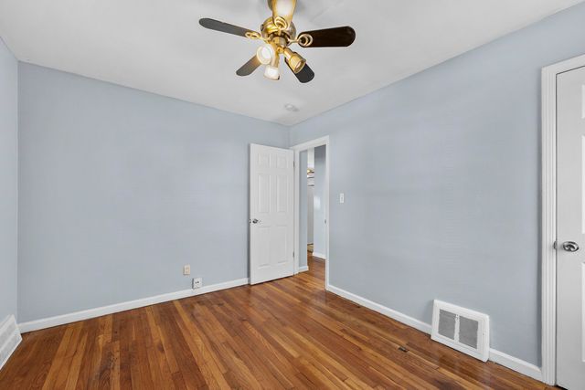 25933 Norfolk Street, Inkster City, MI 48141