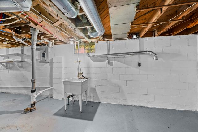 25933 Norfolk Street, Inkster City, MI 48141