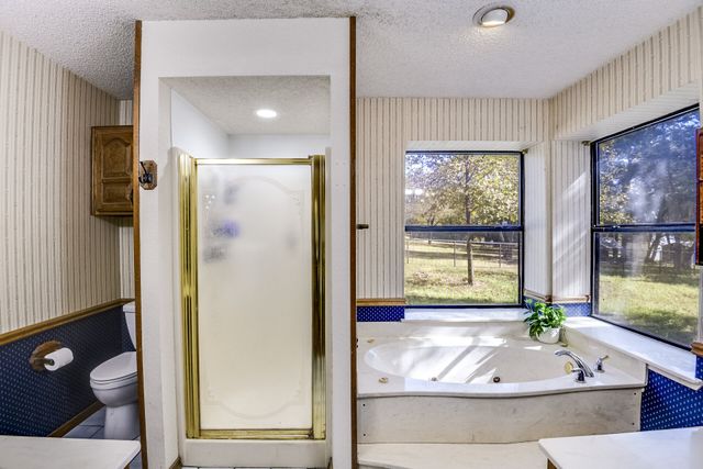 1090 Bells Chapel Road, Pecan Hill, TX 75165